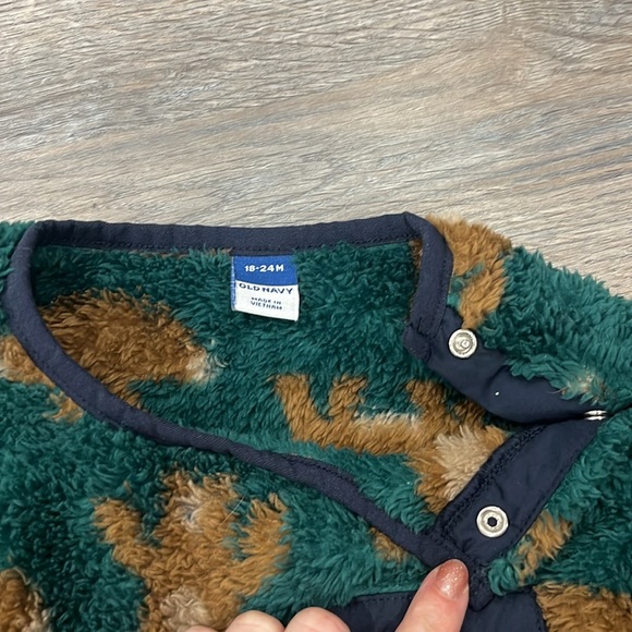 Old Navy Super Soft Sherpa Sweater - Picture 3 of 5